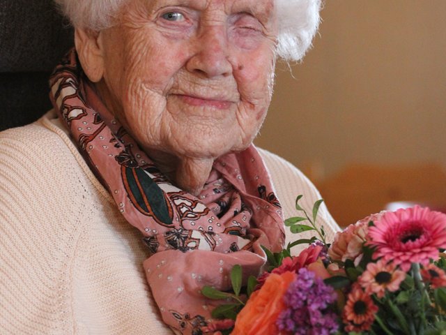 Astrid Gundersen, Skien, fyller 100 år onsdag 6.mars!