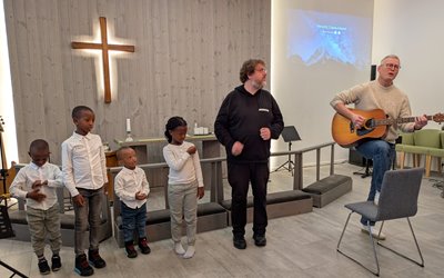 7.-jamming-med-de-sma.-pxl_20251011_080943272-(1)