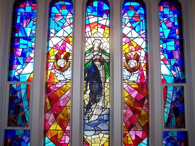 publicdomainpictures-stained-glass-window-14118_640